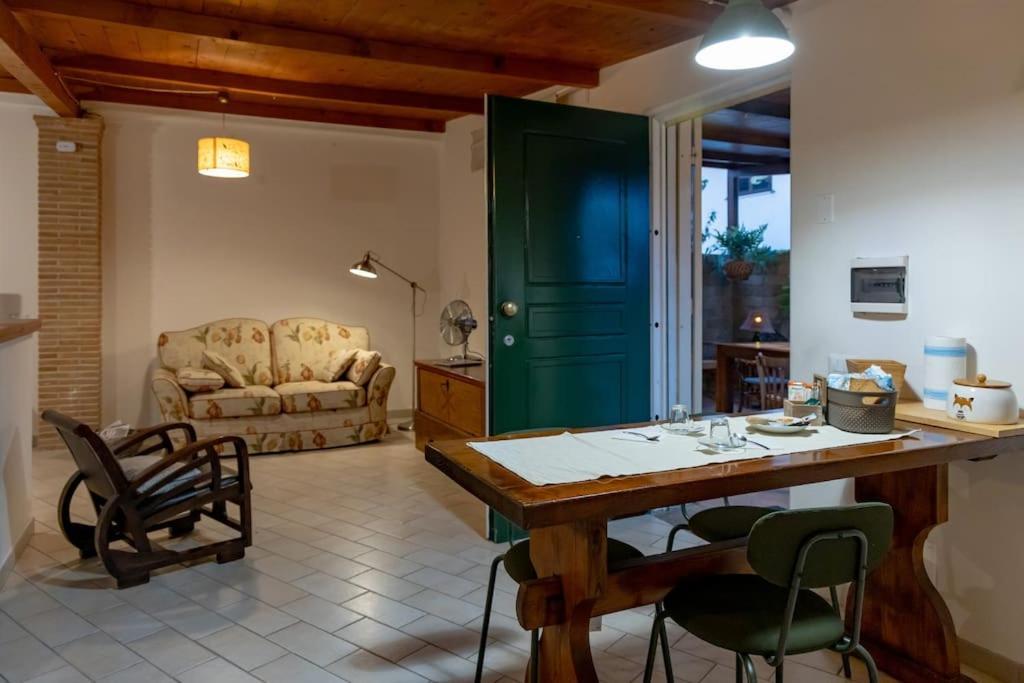 Appartamento Casa Dantemini Casa Fiera Di Piana Del Solerm Fiumicino